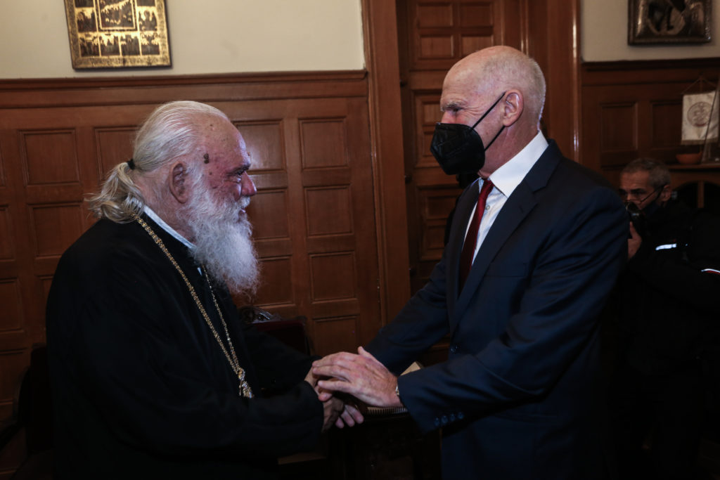 Στον Αρχιεπίσκοπο ο Γιώργος Παπανδρέου