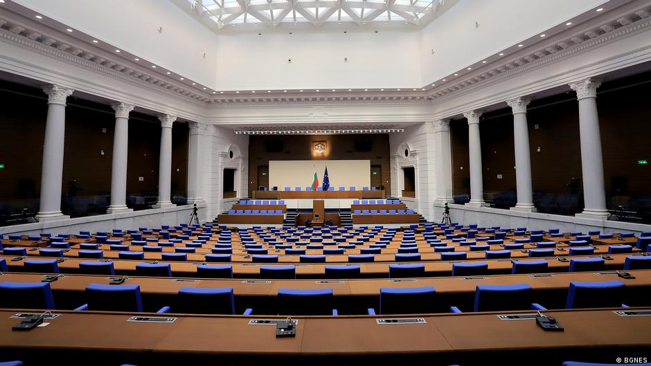 Για τρίτη φορά στις κάλπες οι Βούλγαροι