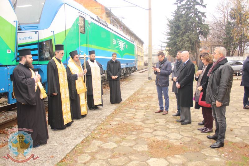 Два нови локомотива на БДЖ потеглиха с освещаване и благословение