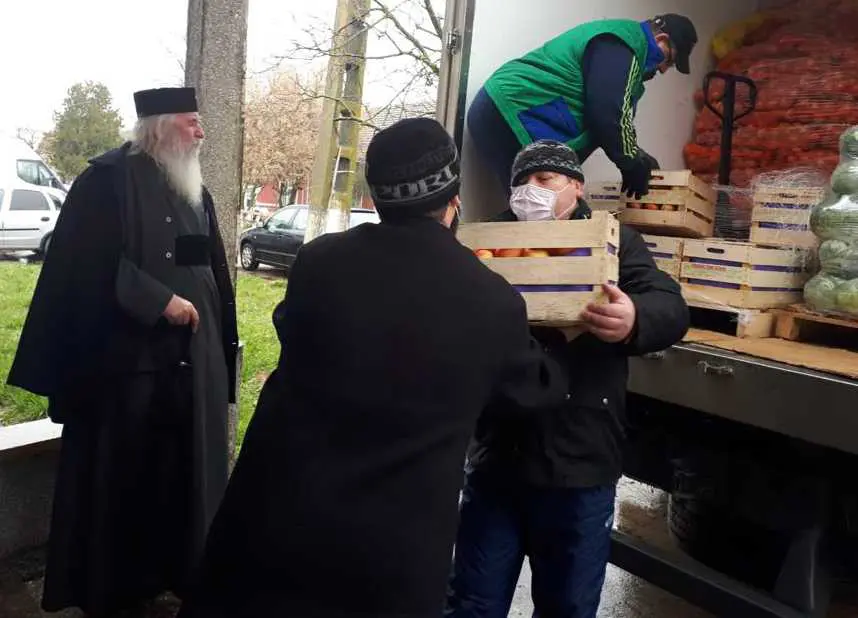 Gest caritabil, în prag de post: Mitropolia Banatului a donat peste trei tone de alimente spitalului din Gătaia
