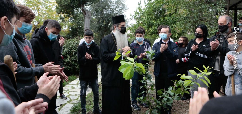 Επίσκεψη Μητροπολίτη Φθιώτιδος στο Εκκλησιαστικό Λύκειο Λαμίας