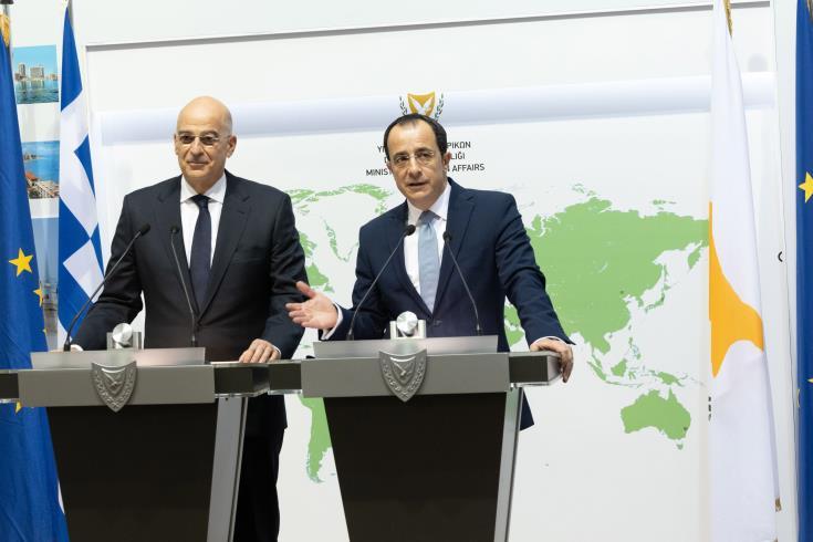 Δένδιας-Χριστοδουλίδης συζήτησαν Κυπριακό και τουρκική προκλητικότητα