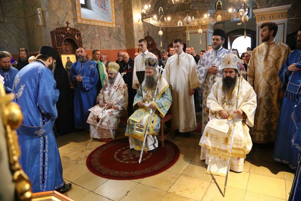 Рукоположење у храму Светих апостола у Топчидеру