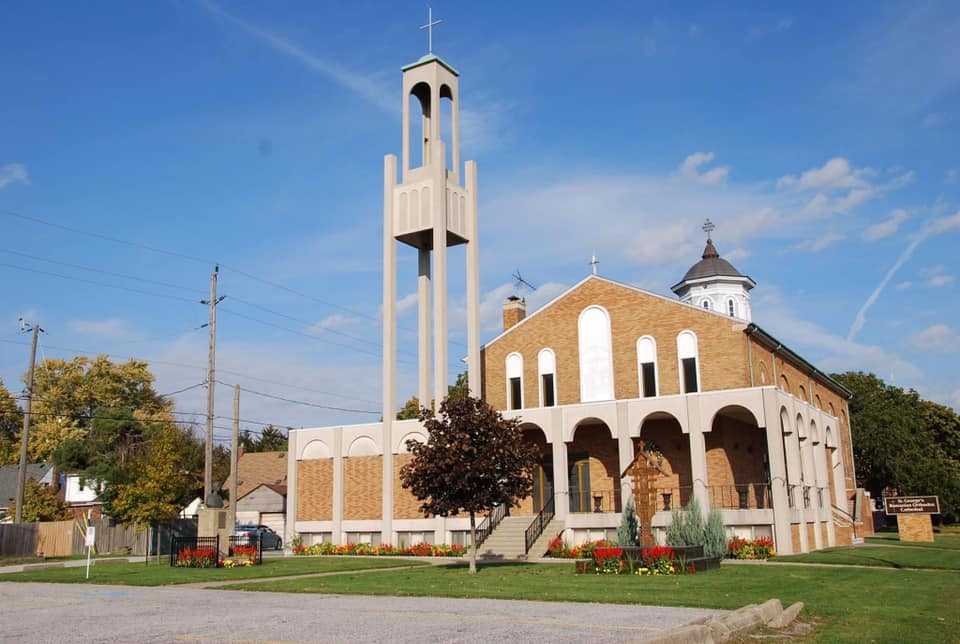 Ontario: Episcopul Canadei a slujit la aniversarea de 103 ani a catedralei românilor din Windsor