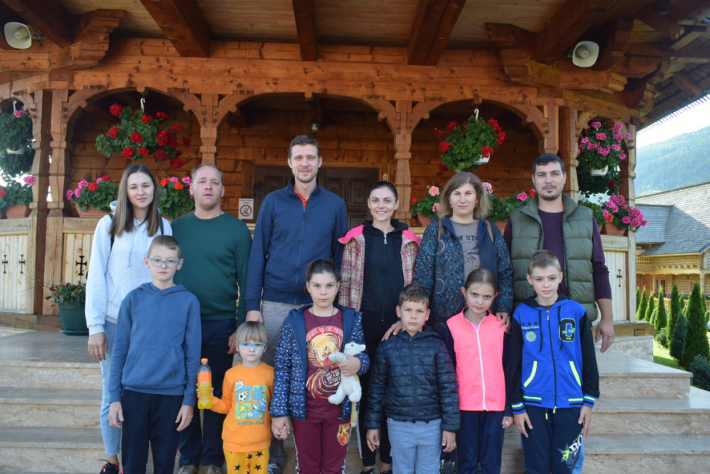 În slujba oamenilor și a lui Dumnezeu