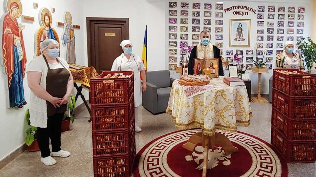 Protoieria Onești face rai dintr-o clădire pe care nu o voia nimeni: capelă, cantină și centru social