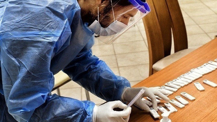 Κορωνοϊός: 6.393 νέα κρούσματα, 43 θάνατοι, 459 διασωληνωμένοι