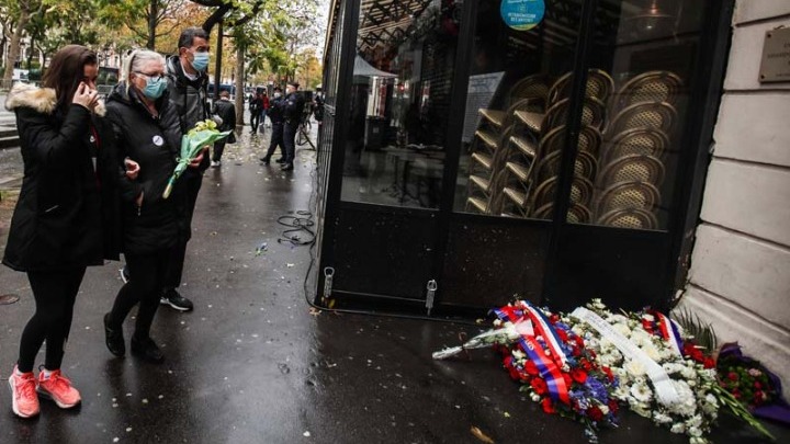 Η Γαλλία τιμά τα θύματα των επιθέσεων της 13ης Νοεμβρίου του 2015