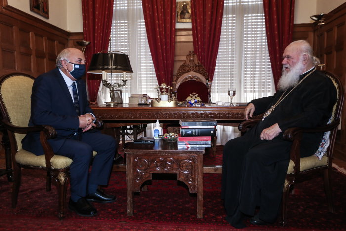 Ο Γιάννης Αμανατίδης στον Αρχιεπίσκοπο