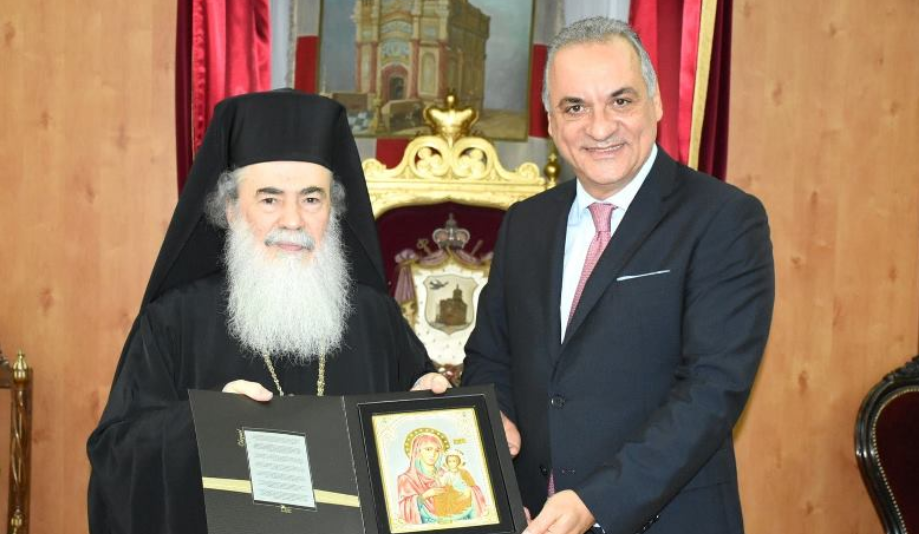 عضو البرلمان الأوروبي السيد كيفالويانيس يزور البطريركية