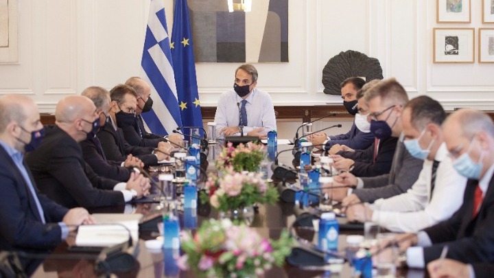 Μητσοτάκης: “Οικονομία και κοινωνία δεν θα ξανακλείσουν”