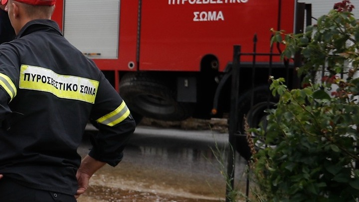 Δεκάδες κλήσεις για πλημμύρες και για απεγκλωβισμούς πολιτών