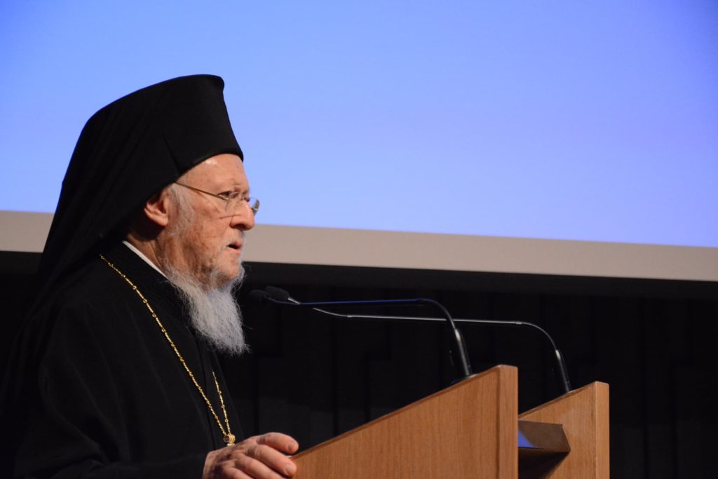 “Φυλακτήρια ανεκτίμητων κειμηλίων για την ανθρωπότητα οι ναοί και τα μοναστήρια μας” – Στο ίδρυμα Γουλανδρή ο Οικουμενικός Πατριάρχης