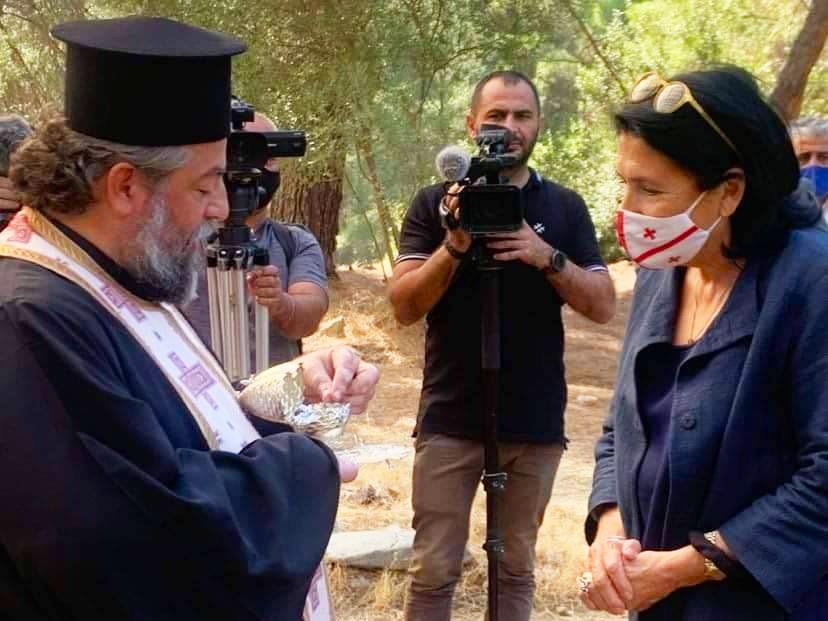 Πάφος: Η Πρόεδρος της Γεωργίας στην Παναγία Χρυσογιαλιώτισσα