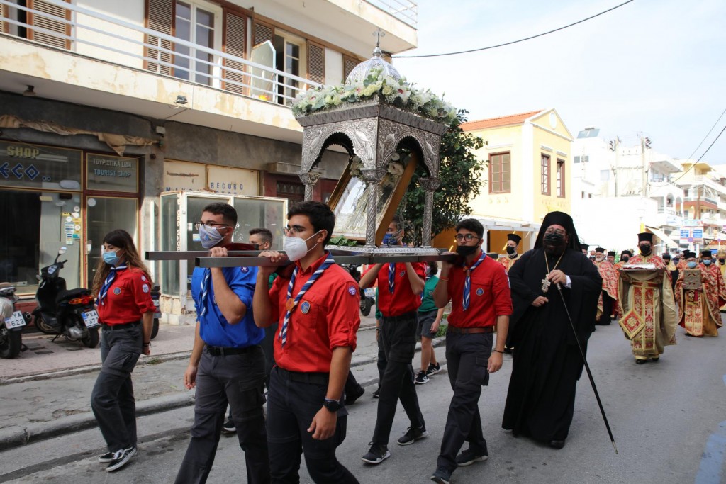 Η Ρόδος λιτάνευσε τον Πολιούχο της