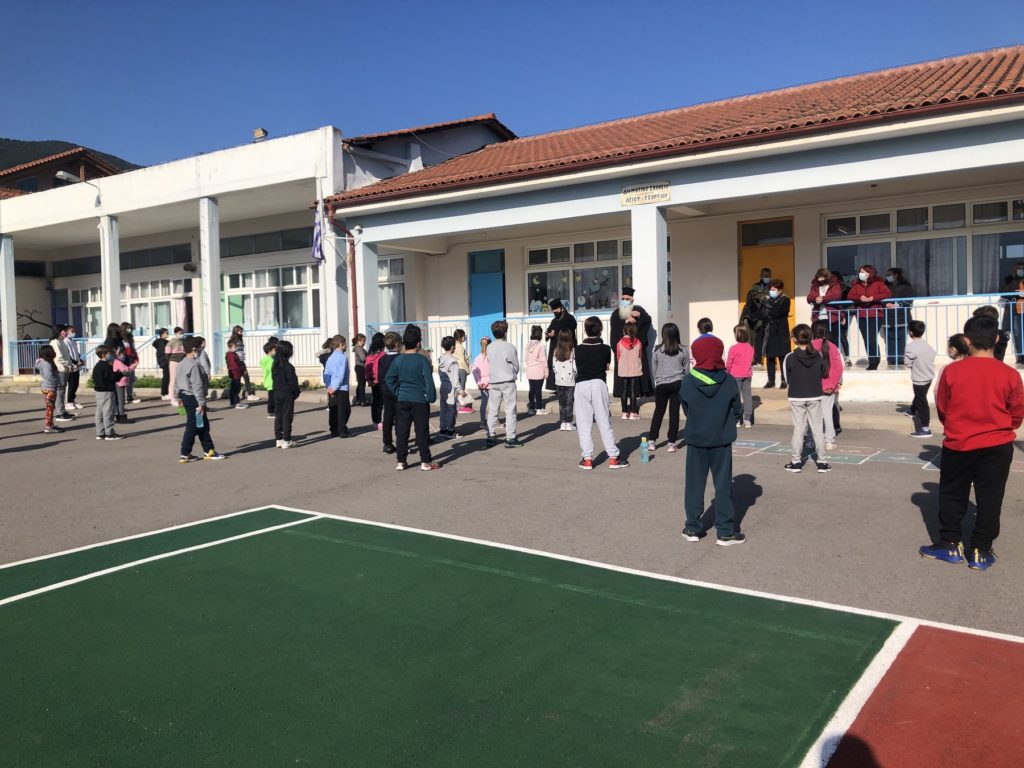 Επίσκεψη Μητροπολίτη Θηβών σε σχολεία