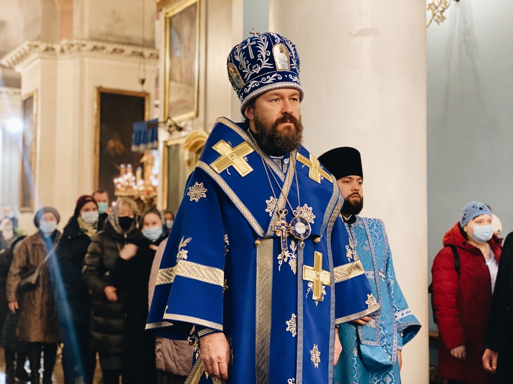 Митрополит Иларион: Господь призывает нас любить ближних