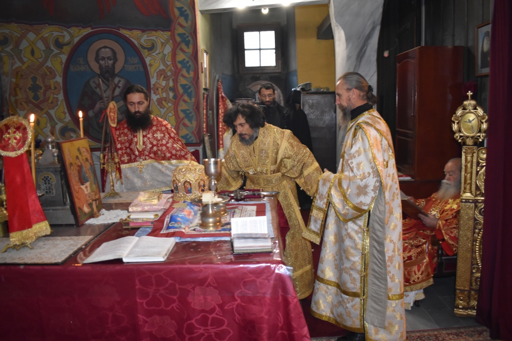 Свещеническо ръкоположение и Архиерейска св. Литургия на празника на св. Спиридон Тримитунтски в Ловеч