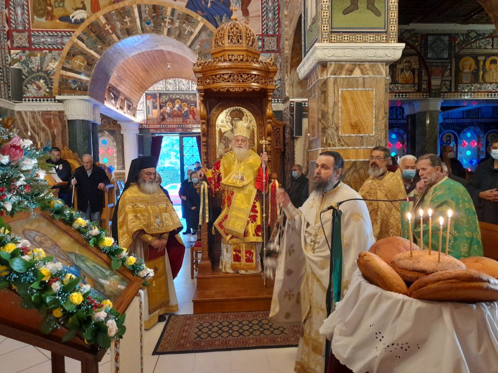Πλήθος πιστών στον πανηγυρίζοντα Άγιο Ανδρέα του Δήμου Αγίας Παρασκευής