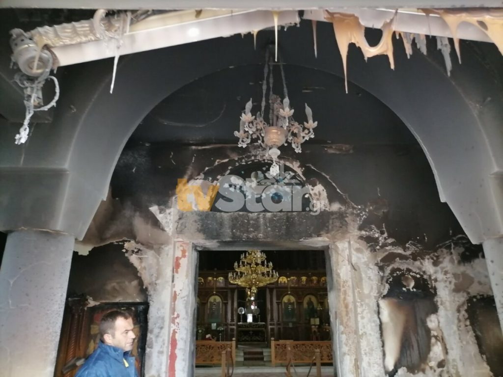 Φωτιά στον πρόναο του Ιερού Ναού Παμμεγίστων Ταξιαρχών στο Σχηματάρι