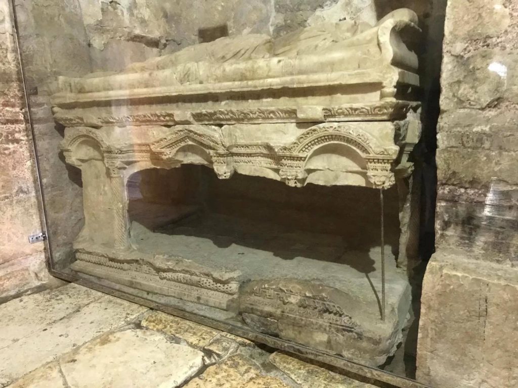 Ο τάφος του Αγίου Νικολάου στα Μύρα