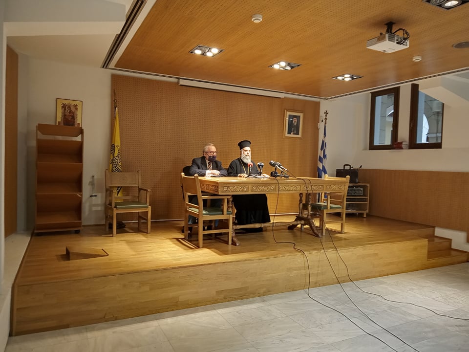 ΔΙΣ: Τι απαντά για Χριστούγεννα, ελέγχους και αρνητές