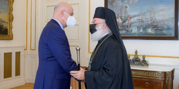 البابا ثيودروس يجتمع مع وزير خارجية اليونان