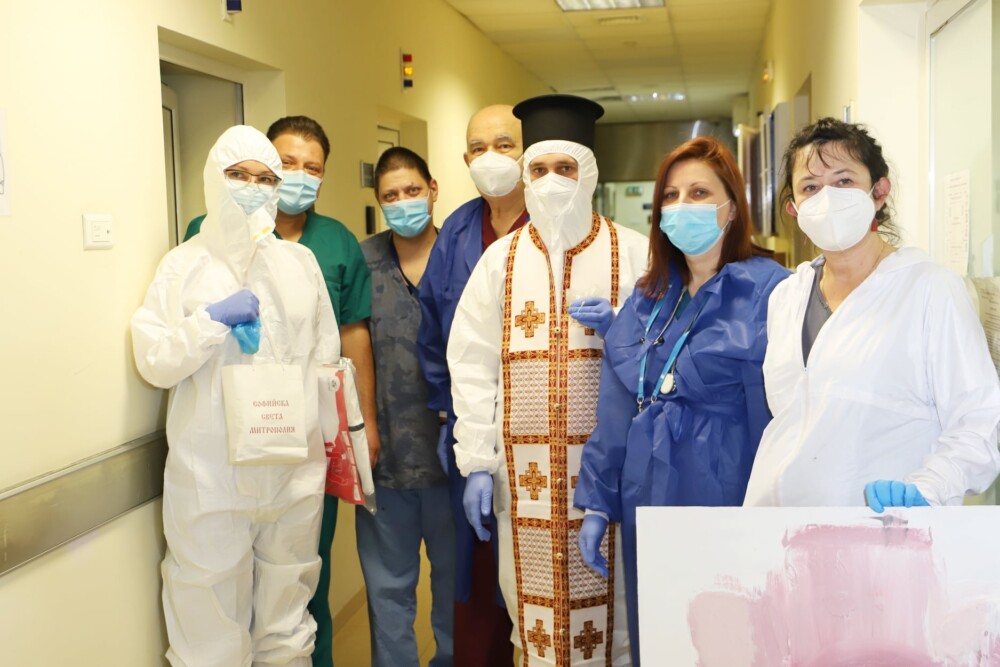 Във ВМА свещеници благословиха медици и пациенти | VIDEO & СНИМКИ