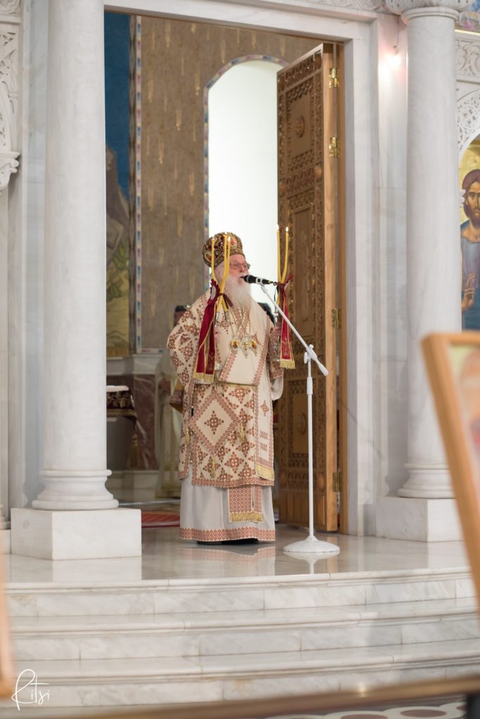 Krishtlindje të gëzuara dhe të ndriçuara nga Lindja e Shpëtimtarit