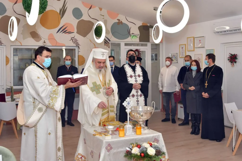 Centrul de zi pentru copii „Sf. Stelian” din Urlați a fost sfințit de Patriarhul Daniel