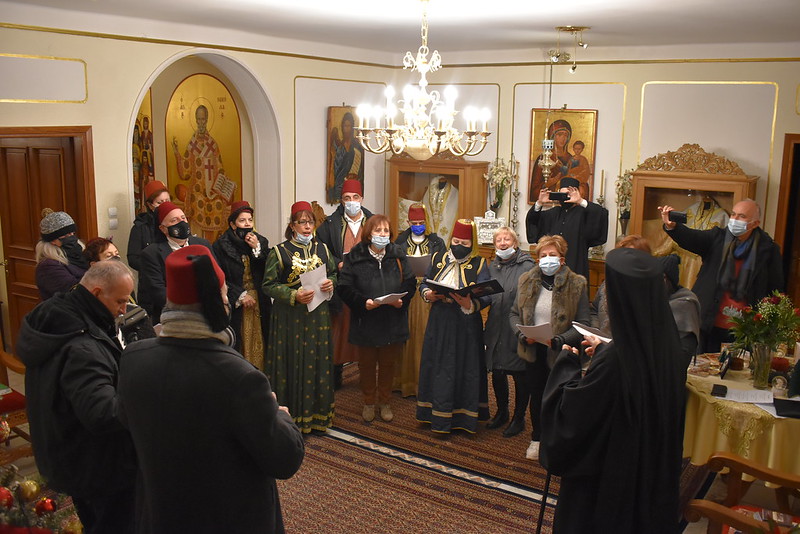 Τα κάλαντα των Χριστουγέννων στον Μητροπολίτη Καστορίας