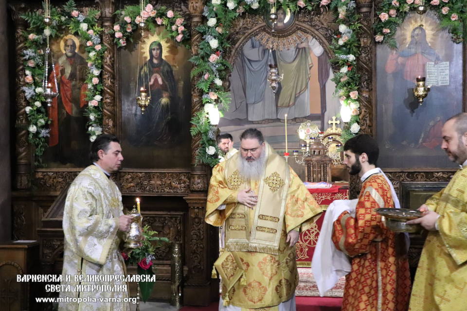 Храмов празник и молебен за военнослужещите и всички плаващи по море на Никулден