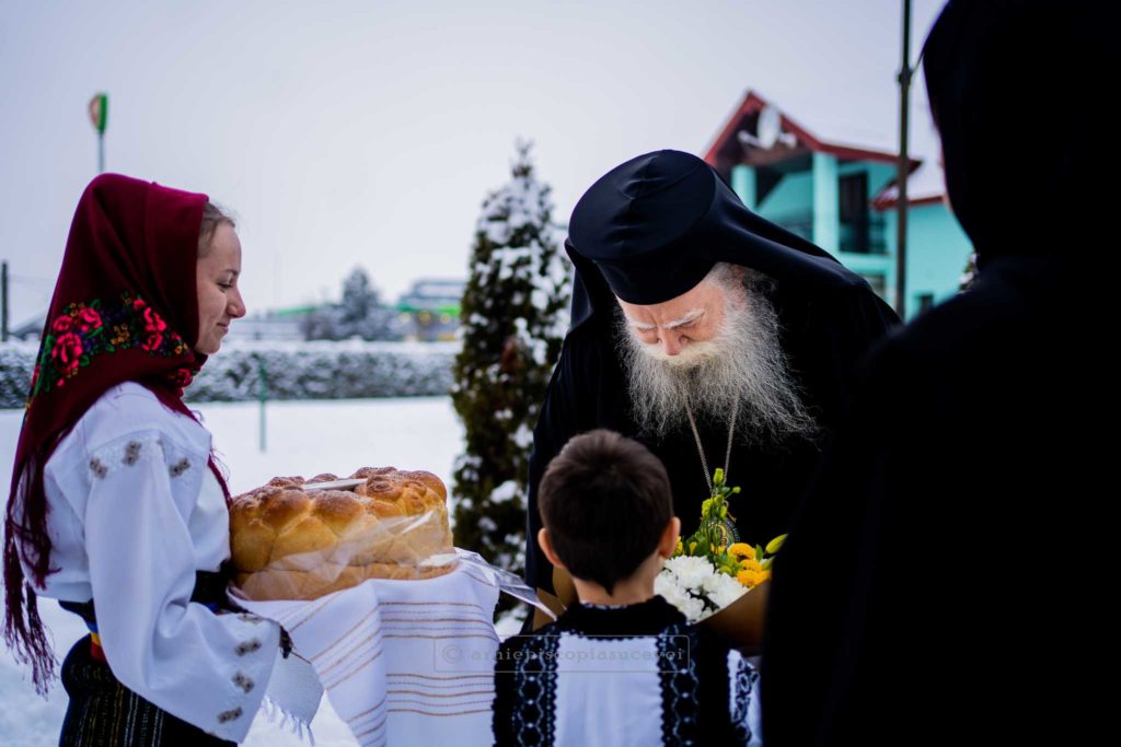 Directorul Așezământului de copii „Sfântul Ierarh Leontie de la Rădăuți” a fost hirotesit arhimandrit