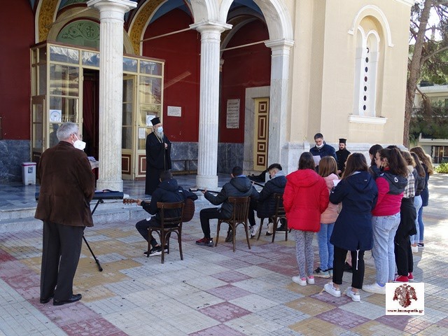 Κάλαντα από το Μουσικό σχολείο Σπάρτης στον Μητροπολίτη Ευστάθιο