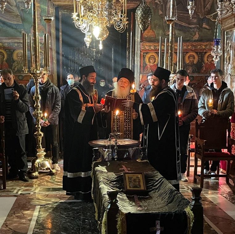 Похороны усопшего монаха Луки Ватопедского (фото и видео)