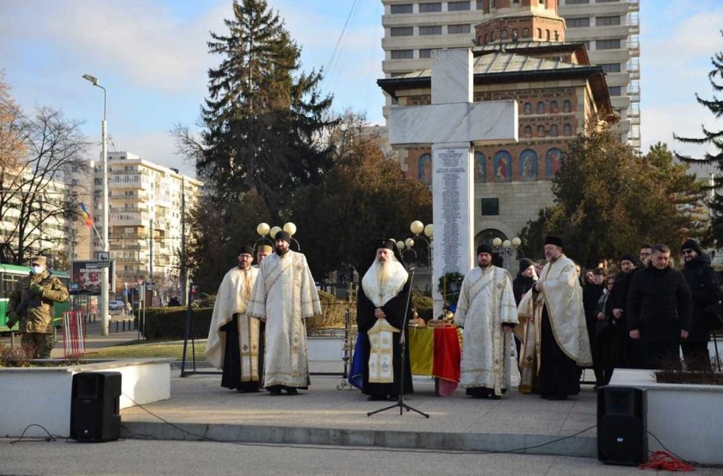 Nu ne-am asumat așa cum se cuvine darul libertății, a spus IPS Teofan la comemorarea martirilor din ‘89
