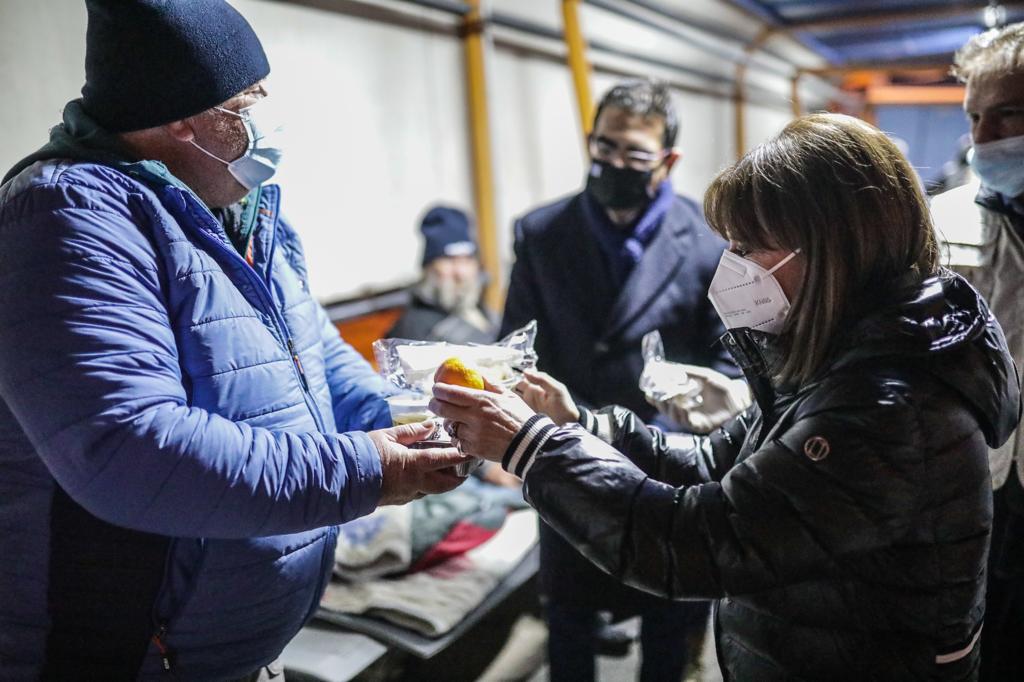 Η ΠτΔ και οι Γιατροί του Kόσμου μοίρασαν φαγητό σε αστέγους