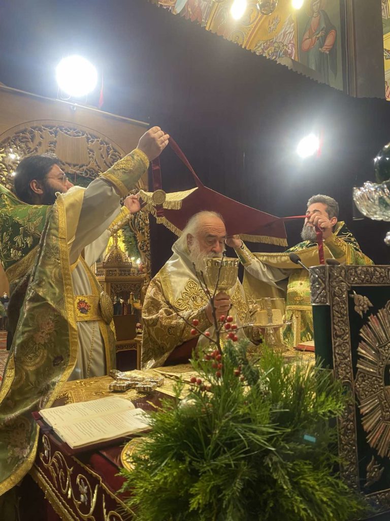 Η Χριστουγεννιάτικη Θεία Λειτουργία στον Καθεδρικό της Ξάνθης (φωτο)