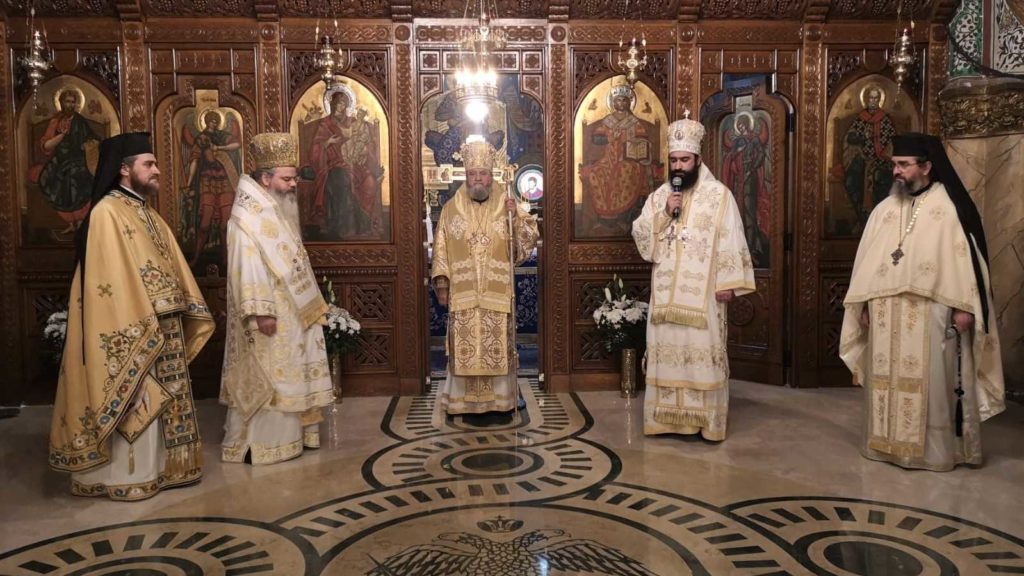 Primul hram la Catedrala din Deva fără PS Gurie. Candidații au fost prezentați credincioșilor