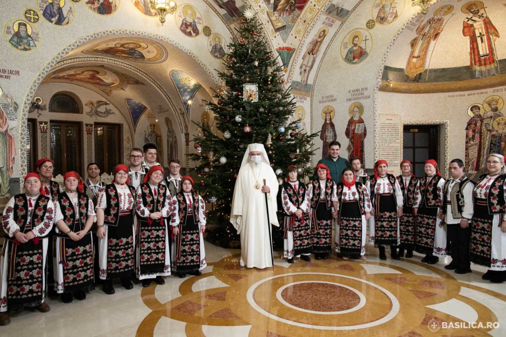 Ο Πατριάρχης Ρουμανίας ευλόγησε παιδιά με σύνδρομο Down