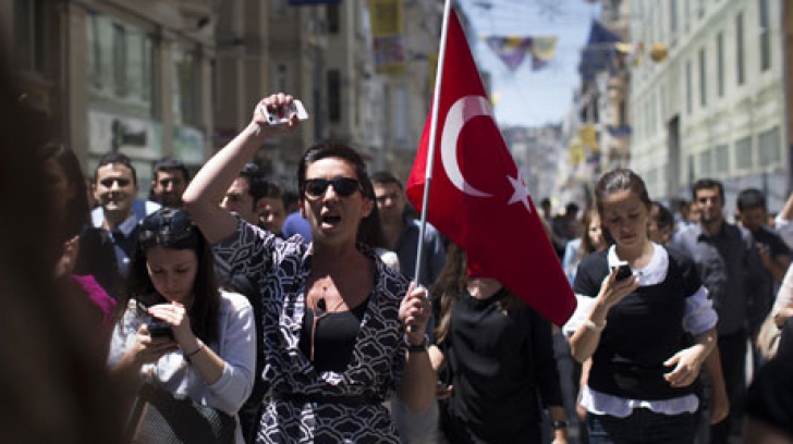 Κωνσταντινούπολη: Μαζικές διαδηλώσεις κατά της κυβέρνησης Ερντογάν