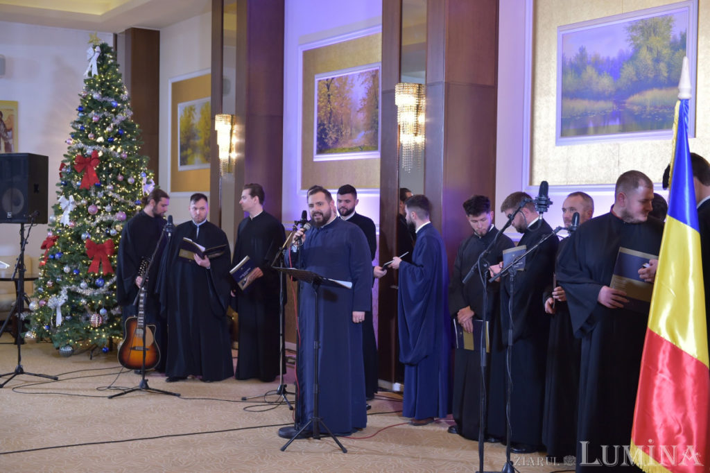 Concert de colinde și daruri la un centru de îngrijiri pentru vârstnici din Capitală