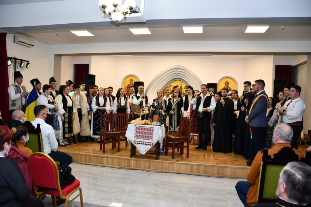 Concert de colinde și muzică tradițională la Centrul eparhial din Caransebeș