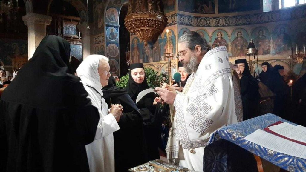 O moștenire pe care o avem de păstrat: Episcopul-vicar al Iașilor a tuns în monahism o soră de origine franceză