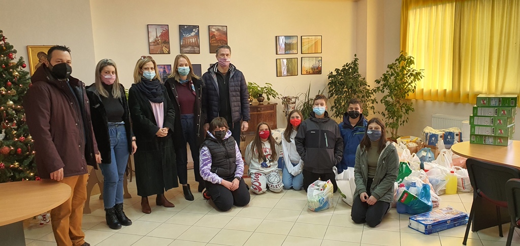 Σχολικές Μονάδες στηρίζουν με προσφορά τροφίμων το Γηροκομείο Καναλίων