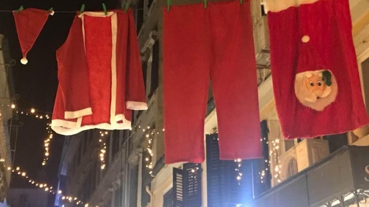 Τα «χρυσοκόκκινα» Χριστούγεννα της Κέρκυρας