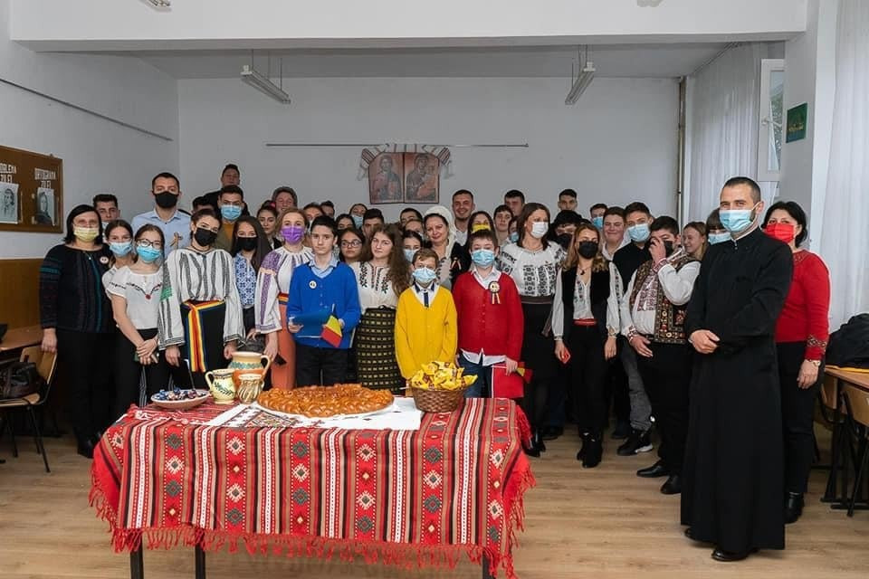 Ziua Naţională a României, marcată în învăţământul teologic din Arhiepiscopia Craiovei
