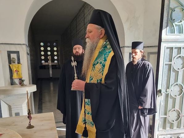 Metropolitan of Montenegro Joanikije holds prayer service at Mausoleum to Serbian WWI fallen on islet off Corfu