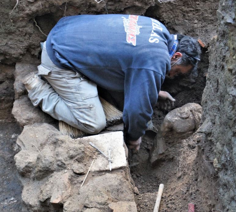Βέροια: Άγαλμα αυτοκρατορικών χρόνων αποκαλύφθηκε σε σωστική ανασκαφή
