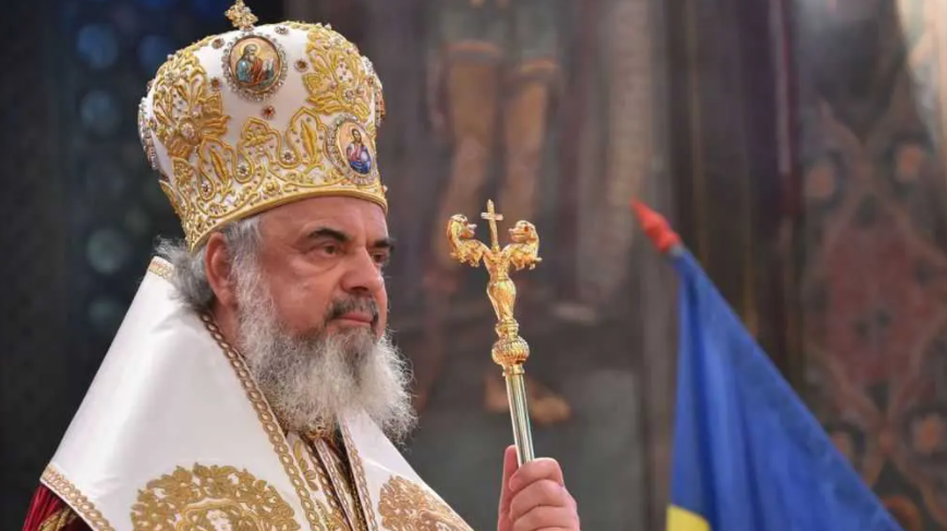 VIDEO | Patriarhul, de Ziua Constituţiei: Statul și Biserica pot contribui la apărarea demnității şi promovarea libertăţii omului